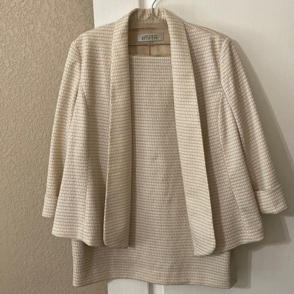 Kasper, two-piece‎ skirt suit, size: 6